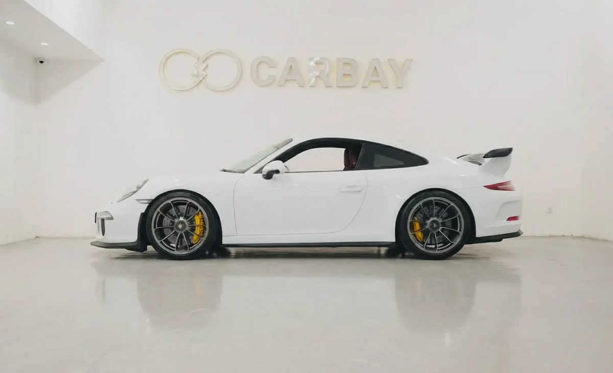 AED 9279 PM | PORSCHE GT3 2015 | PRISTINE CONDITION | CARBON CERAMIC BRAKES | 1 YEAR WARRANTY-3-3