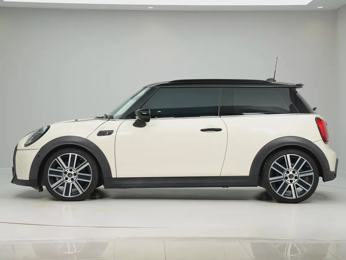 2023 MINI Cooper S | GCC Specs | Pristine Condition-1-1