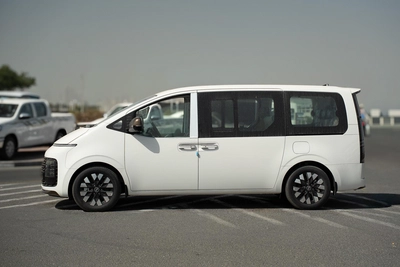 HYUNDAI STARIA 3.5L VIP 7 SEATER ROYAL EDITION-16