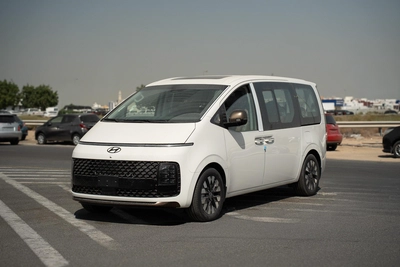 HYUNDAI STARIA 3.5L VIP 7 SEATER ROYAL EDITION-0