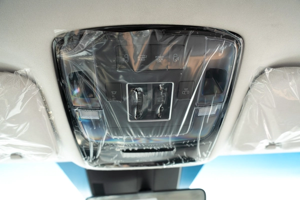 HYUNDAI STARIA 3.5L VIP 7 SEATER ROYAL EDITION
