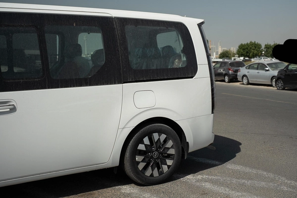 HYUNDAI STARIA 3.5L VIP 7 SEATER ROYAL EDITION