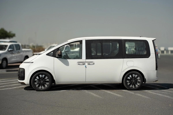 HYUNDAI STARIA 3.5L VIP 7 SEATER ROYAL EDITION