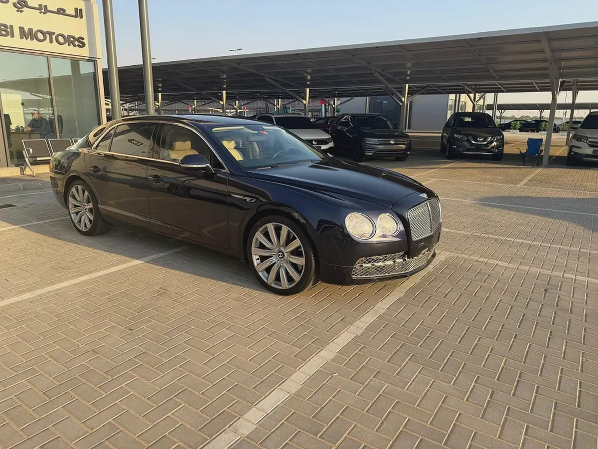 Bentley Flying Spur W12 2014 | GCC Specs | Low Mileage | Pristine Condition-3-3