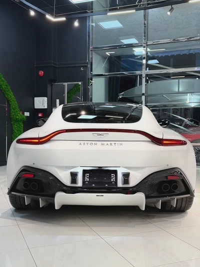 2022 Aston Martin Vantage V8 - European Specs - Pristine Condition-6