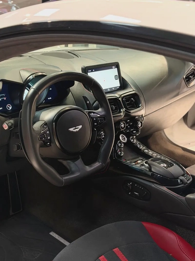 2022 Aston Martin Vantage V8 - European Specs - Pristine Condition-14