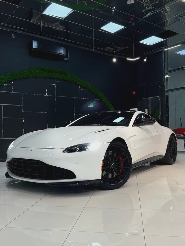 2022 Aston Martin Vantage V8 - European Specs - Pristine Condition