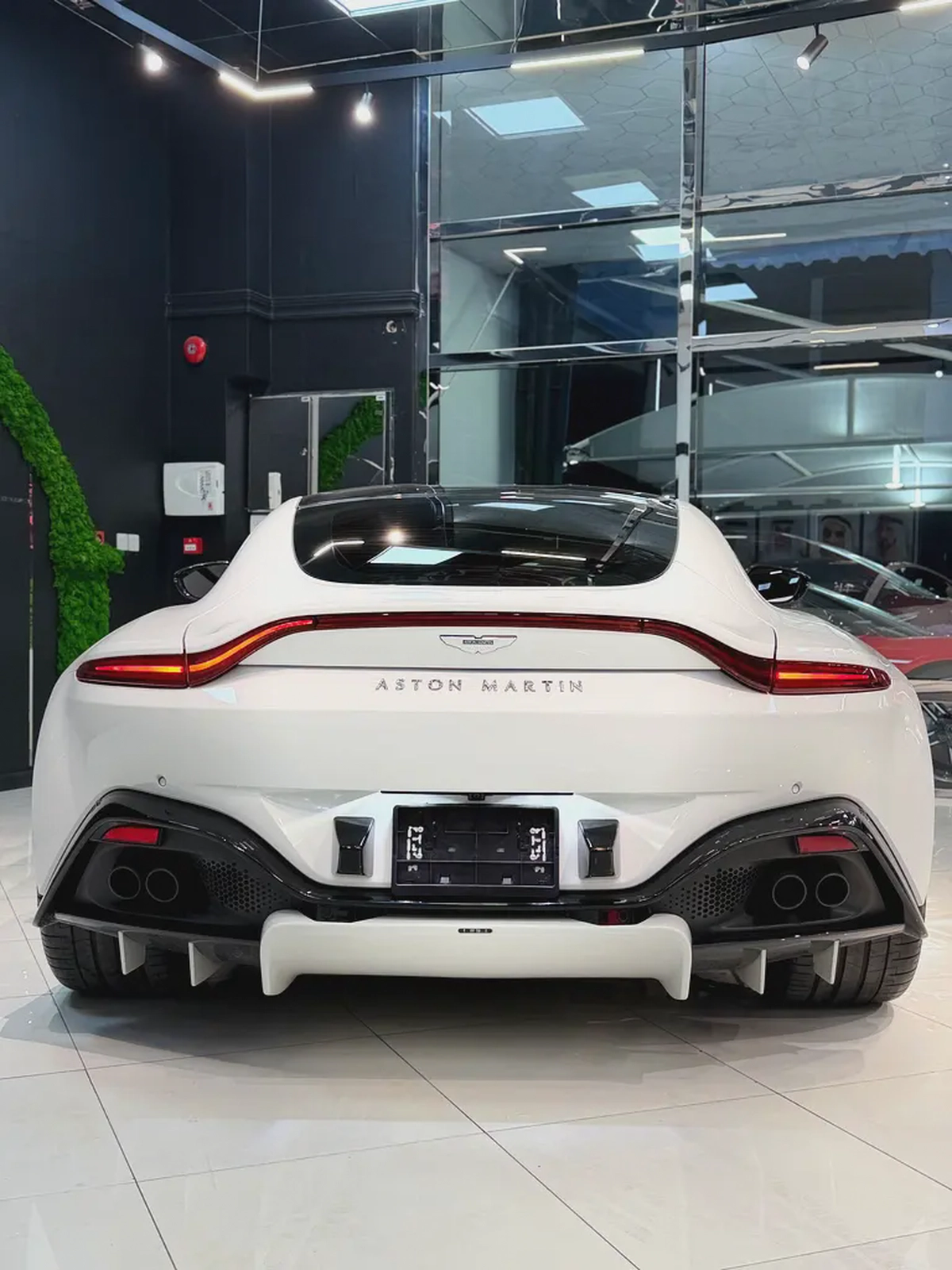 2022 Aston Martin Vantage V8 - European Specs - Pristine Condition-6-6