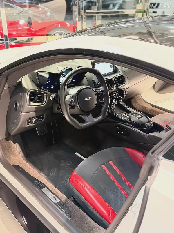 2022 Aston Martin Vantage V8 - European Specs - Pristine Condition