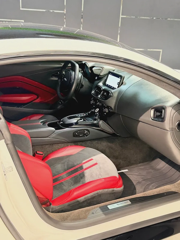 2022 Aston Martin Vantage V8 - European Specs - Pristine Condition