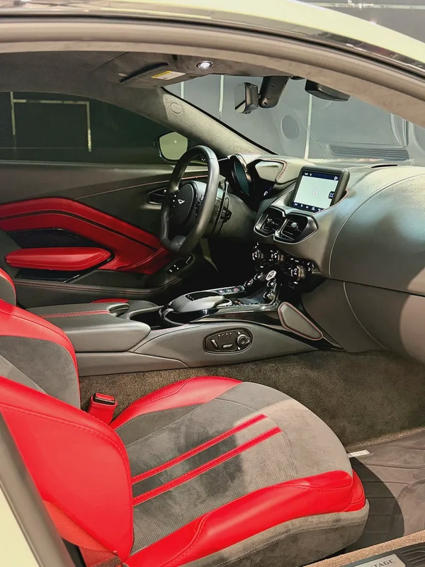 2022 Aston Martin Vantage V8 - European Specs - Pristine Condition