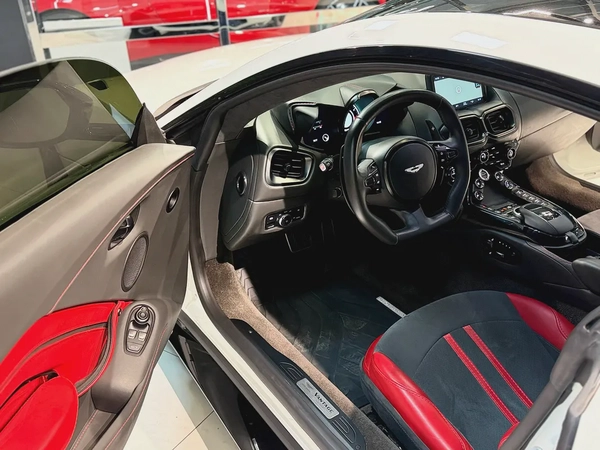 2022 Aston Martin Vantage V8 - European Specs - Pristine Condition