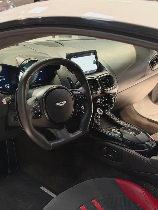 2022 Aston Martin Vantage V8 - European Specs - Pristine Condition