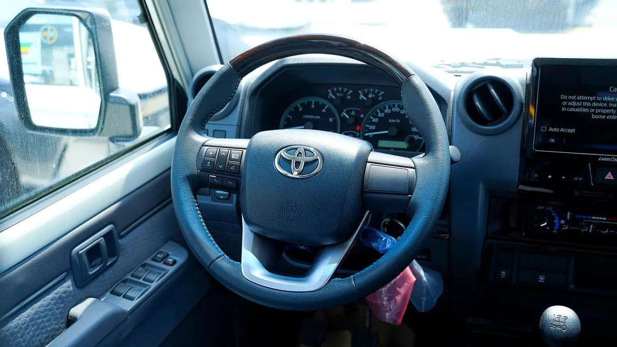 2026 Toyota Land Cruiser 70 Series LC 76 LX - GCC Specs - Brand New!-8-8