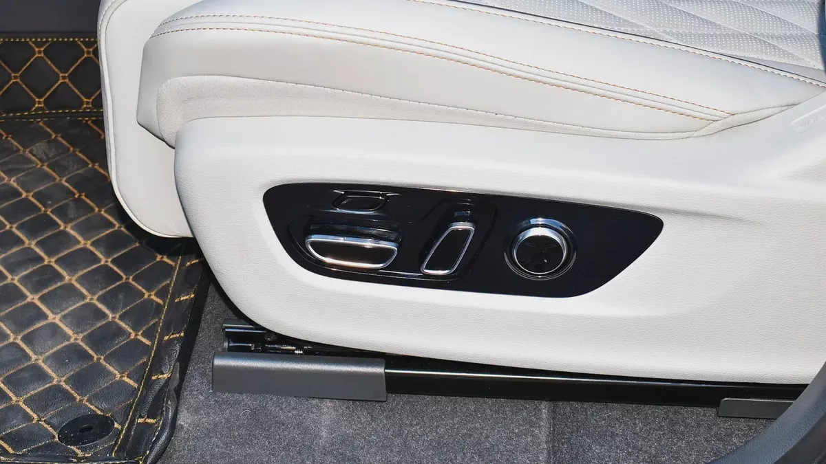 0% DP | AED 1,455 / Month | GAC | GS8 GX 2.0T 4WD | 2024 | Gargash Warranty | Service History-10-10