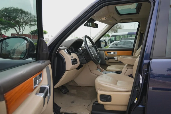LAND ROVER LR4 HSE 2014!! GCC SPECS!! WELL MAINTAINED