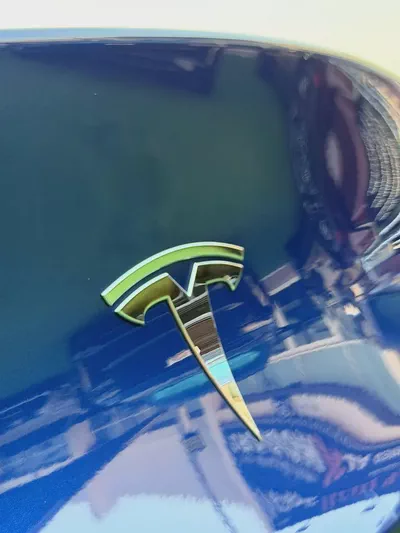 (2023) TESLA Y //LONG RANGE// GCC -UNDER WARRANTY--17