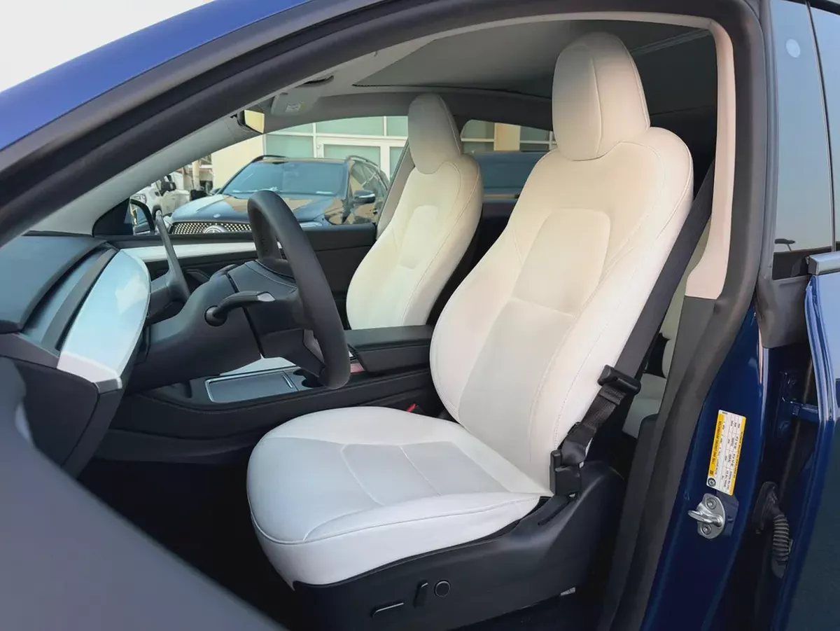 (2023) TESLA Y //LONG RANGE// GCC -UNDER WARRANTY--9-9