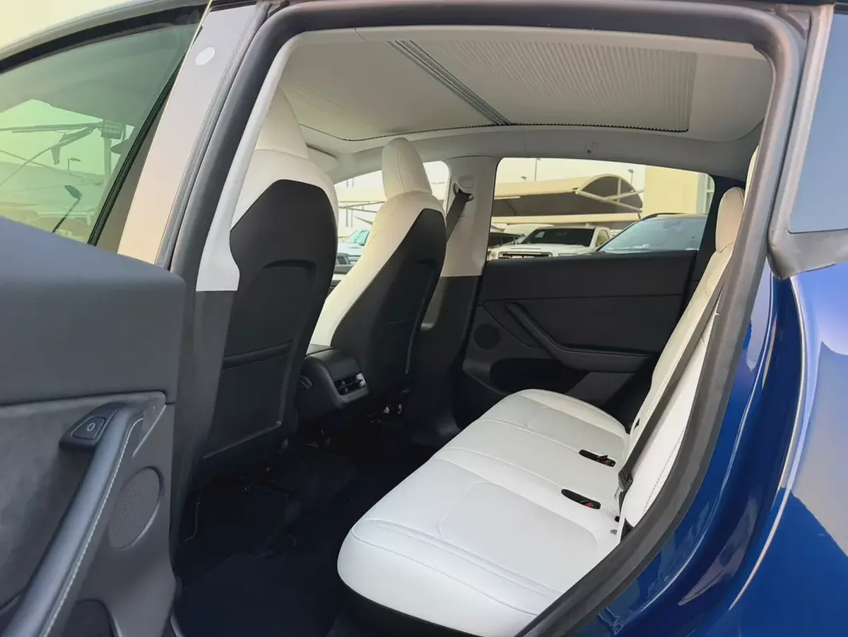 (2023) TESLA Y //LONG RANGE// GCC -UNDER WARRANTY--11-11