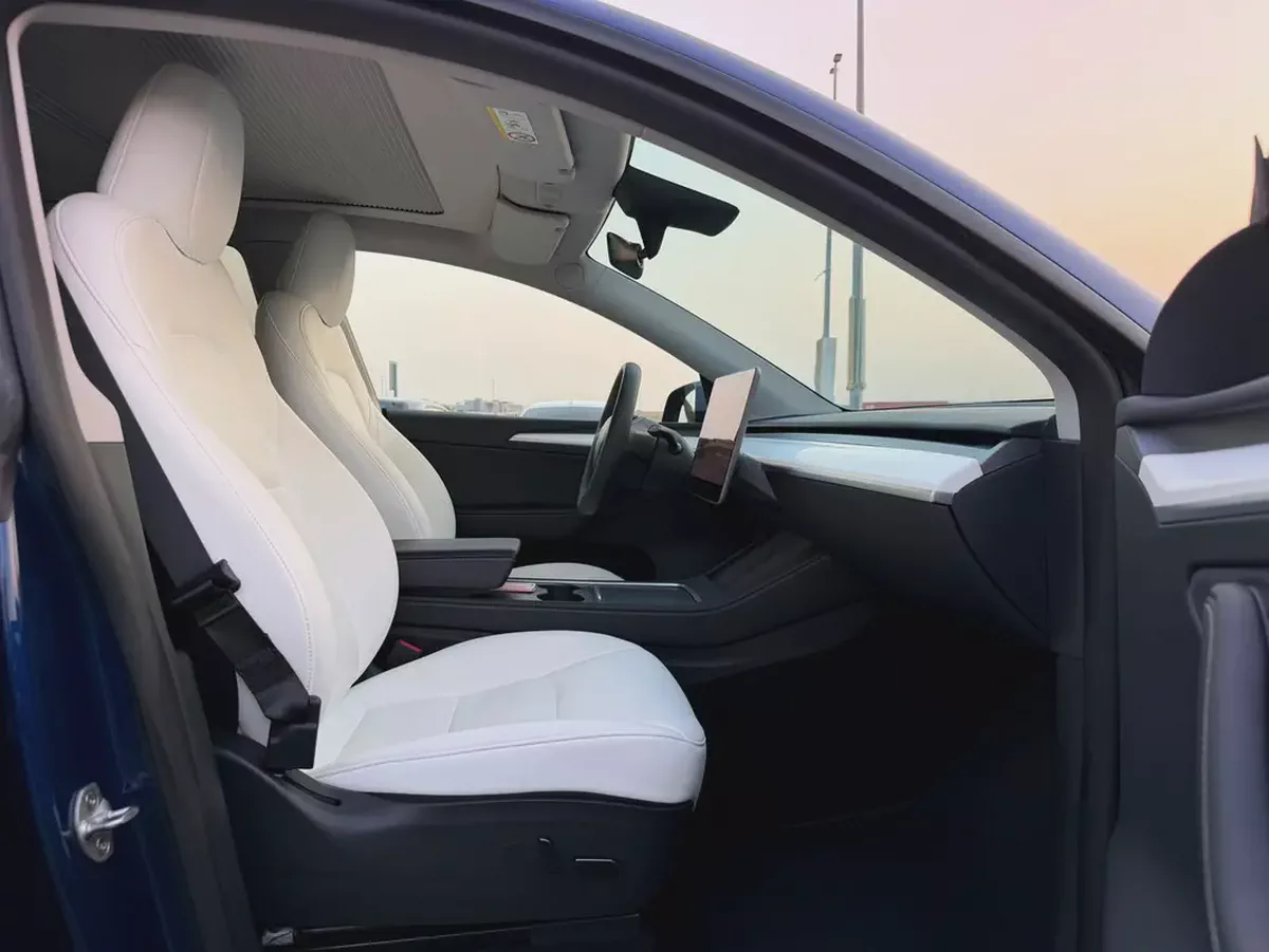 (2023) TESLA Y //LONG RANGE// GCC -UNDER WARRANTY--14-14