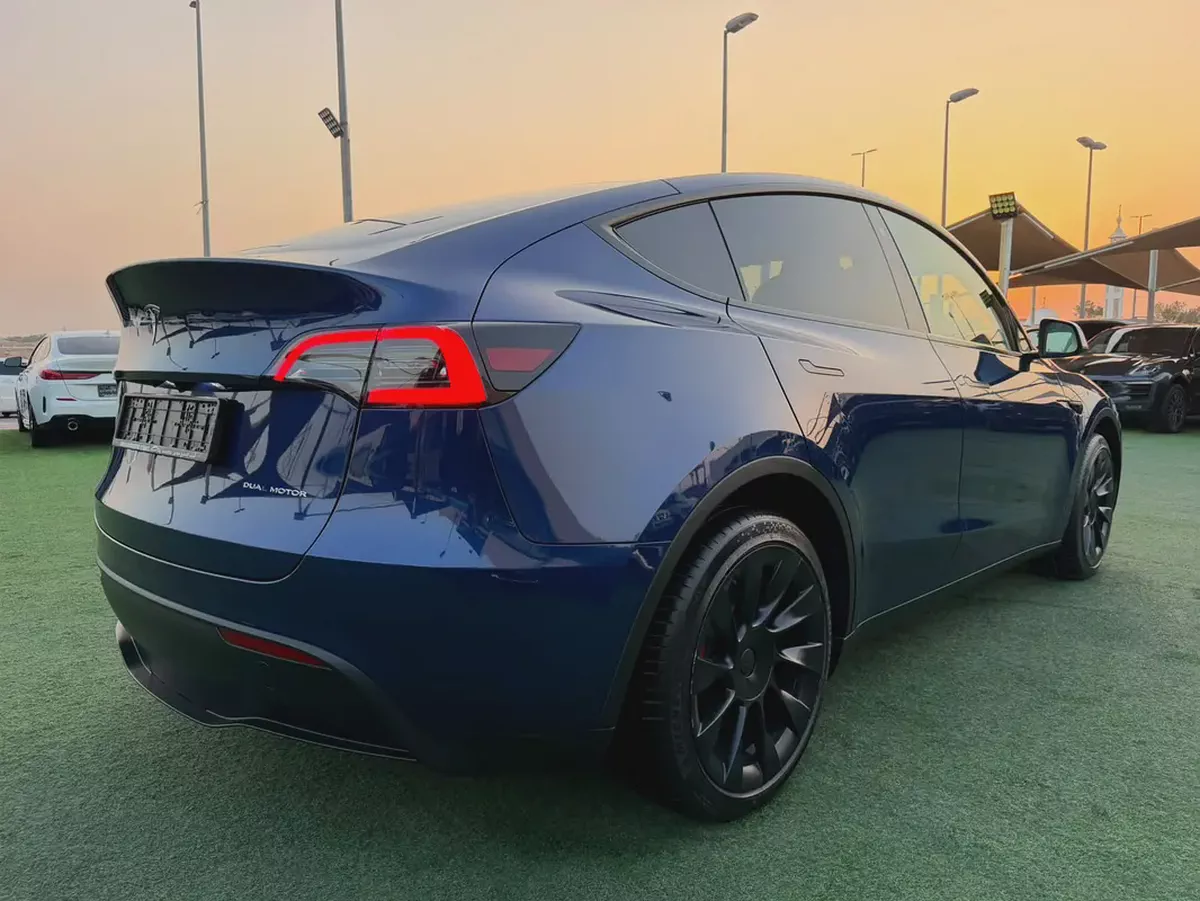 (2023) TESLA Y //LONG RANGE// GCC -UNDER WARRANTY--4-4