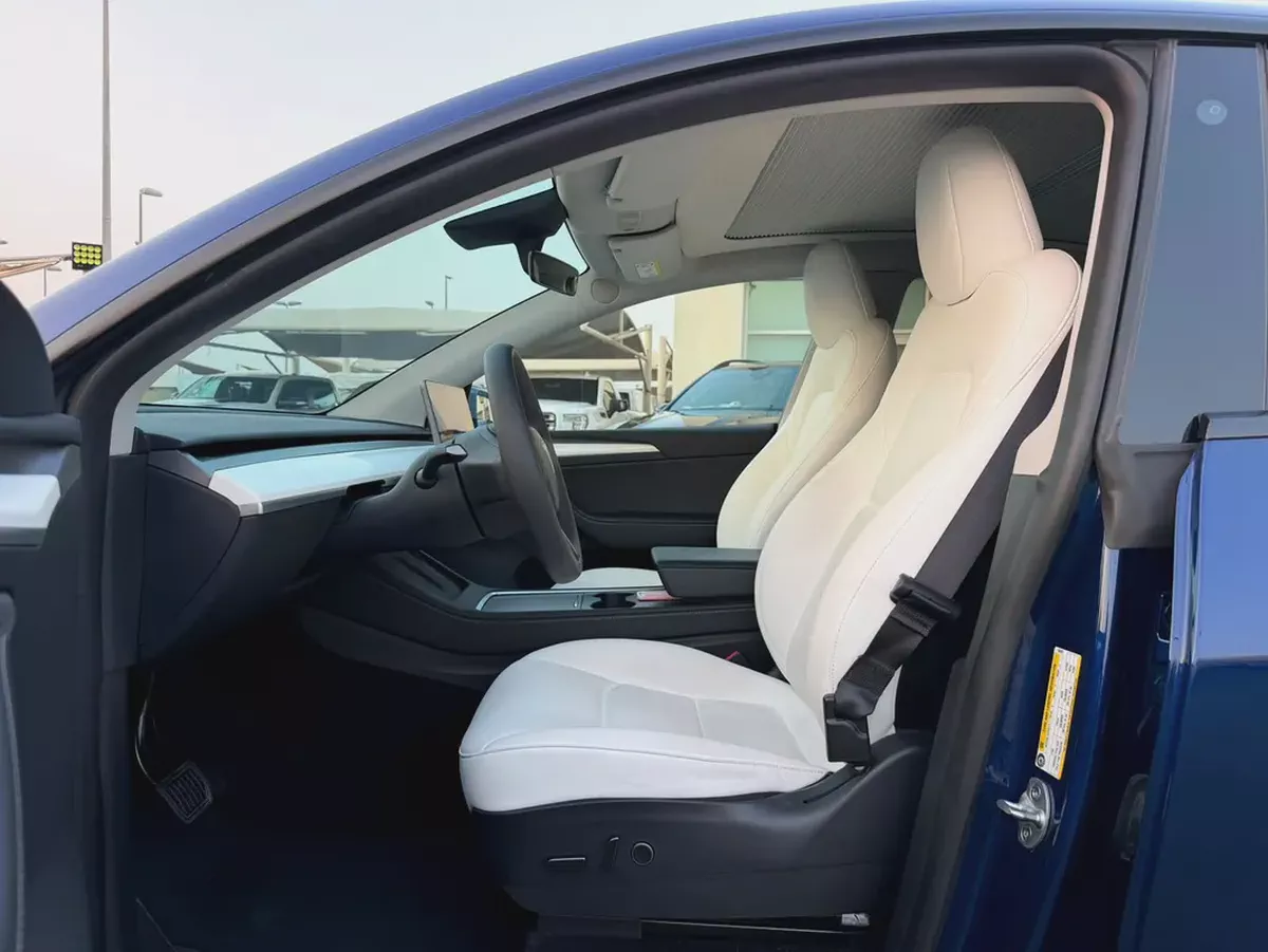 (2023) TESLA Y //LONG RANGE// GCC -UNDER WARRANTY--7-7