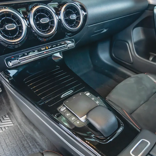 2022 MERCEDES CLA200 DONE 55,000KM