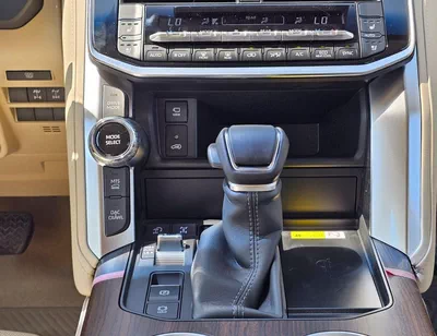 Toyota Land Cruiser VXS TWIN TURBO || 3.5L PETROL V6 | RADAR | 360*CAMERA | REAR ENTERTAINMENT SCREEN | SUNROOF | FULL O-21
