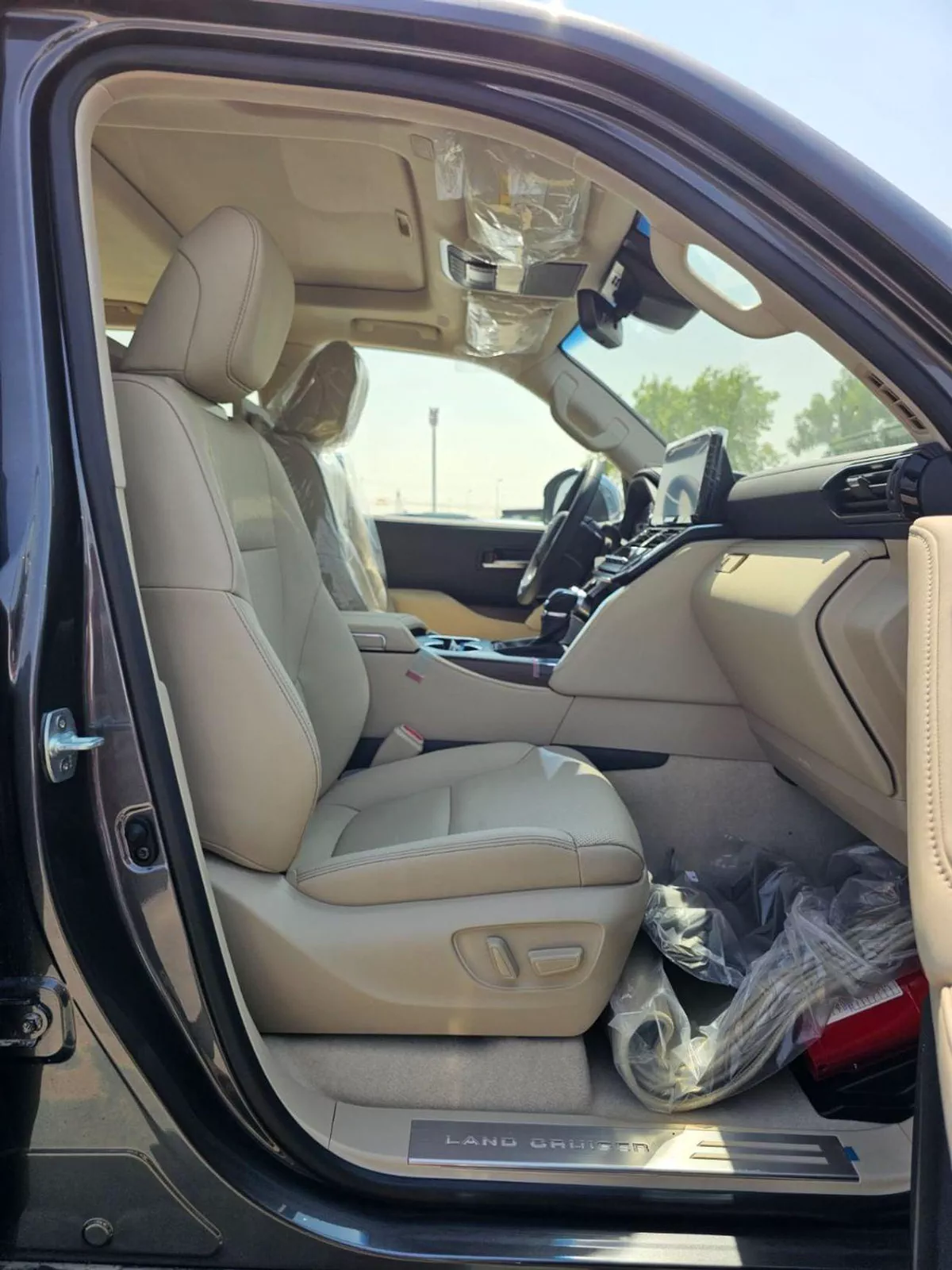 Toyota Land Cruiser VXS TWIN TURBO || 3.5L PETROL V6 | RADAR | 360*CAMERA | REAR ENTERTAINMENT SCREEN | SUNROOF | FULL O-15-0