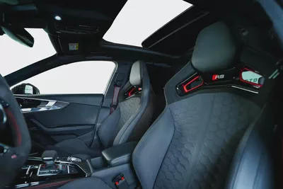 Audi RS4 B9 Competition | Very High Option | Audi Warranty & Service | Full Carbon Package-18