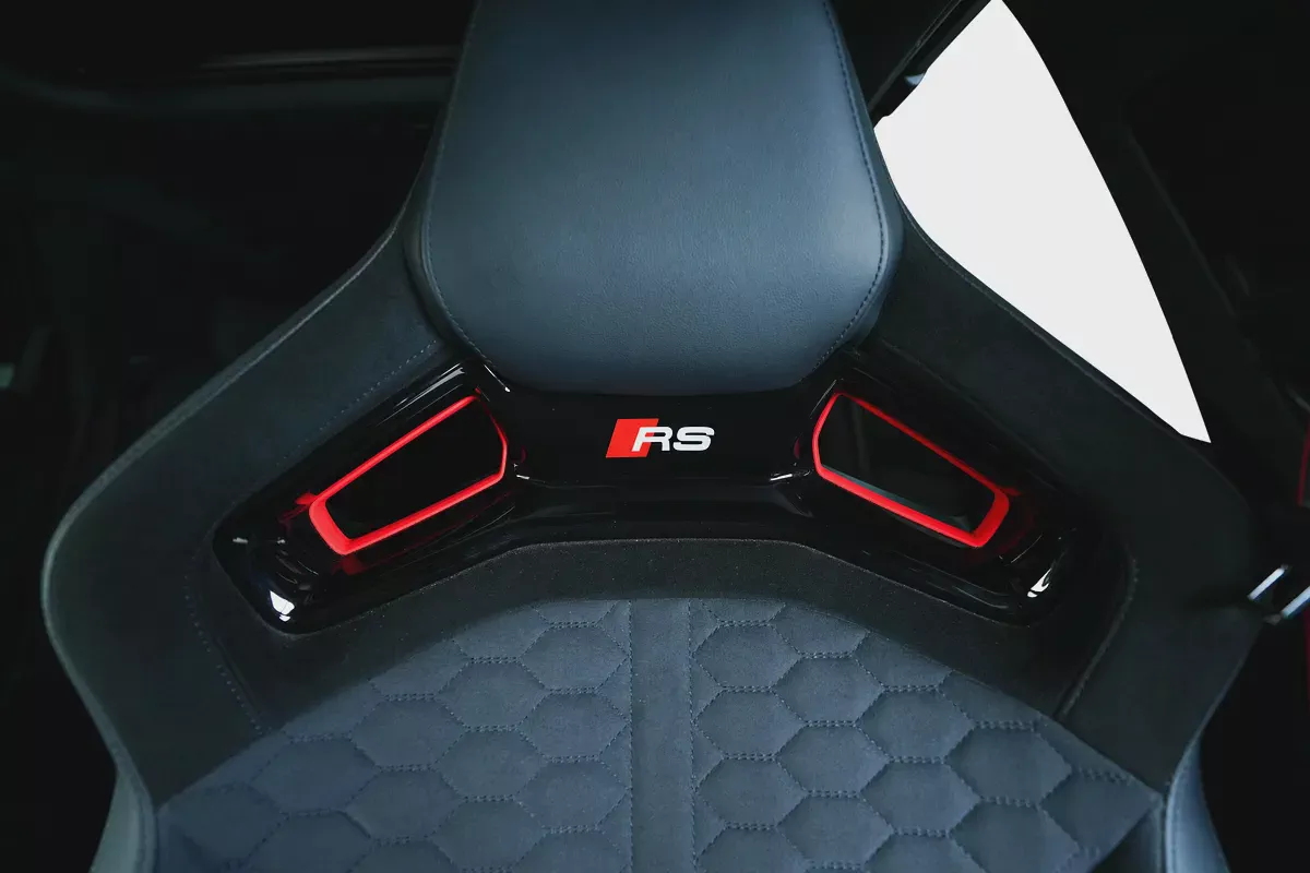 Audi RS4 B9 Competition | Very High Option | Audi Warranty & Service | Full Carbon Package-19-19