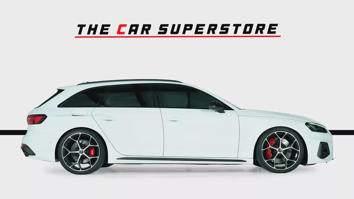 Audi RS4 B9 Competition | Very High Option | Audi Warranty & Service | Full Carbon Package-8-8