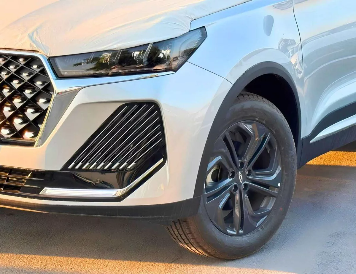 Chery Tiggo 7 LUXURY 1.5L PETROL V4 GCC | LEATHER SEATS | BIG DVD+CAMERA | REAR PARKING SENSOR (CODE # TG7CSTDO)-7-0