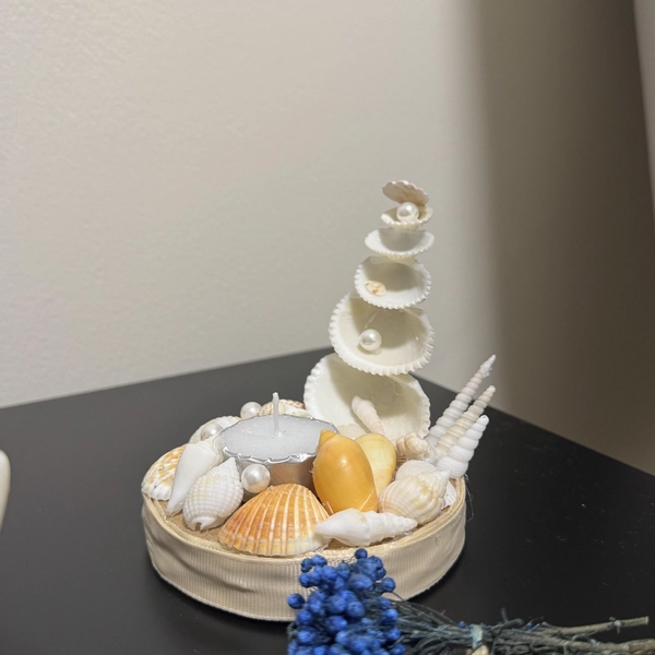 Handmade Seashell Décor 🐚✨Beautiful handcrafted coastal-inspired centerpiece made with real seashells and pearls. Perfect for home décor or gifting. Brand new and one of a kind.