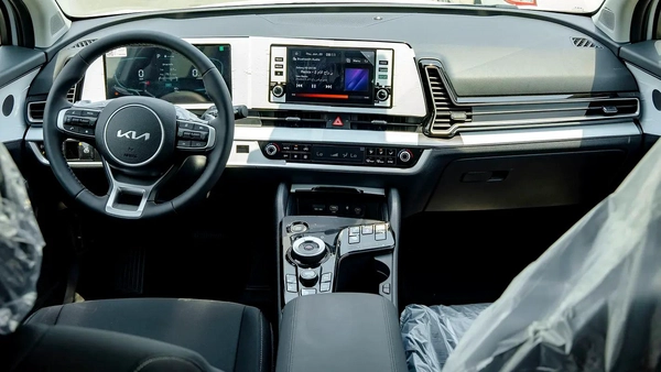 2025 Kia Sportage 1.6L Petrol AT with Panoramic Sunroof