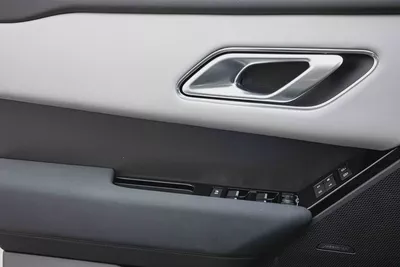 5,484 P.M | Range Rover Velar SE R-Dynamic | 0% Downpayment | Agency Warranty!-12