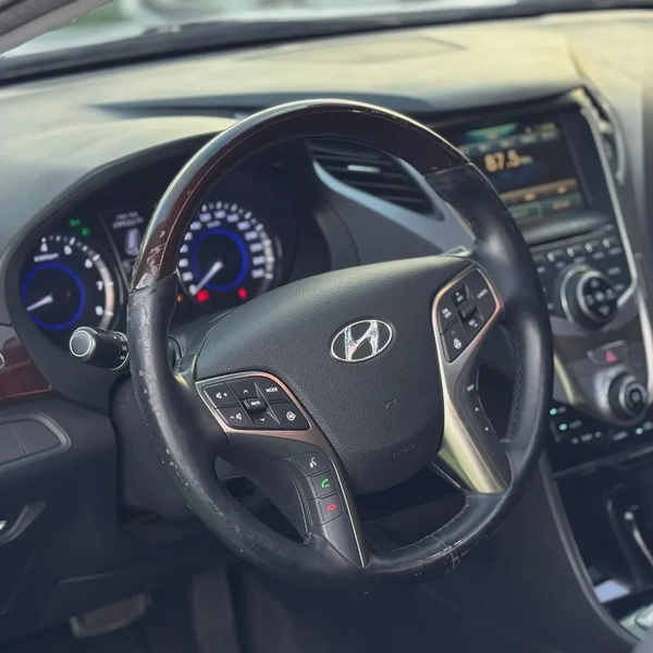 2012 Hyundai Azera GLS - Korean Specs - Pristine Condition