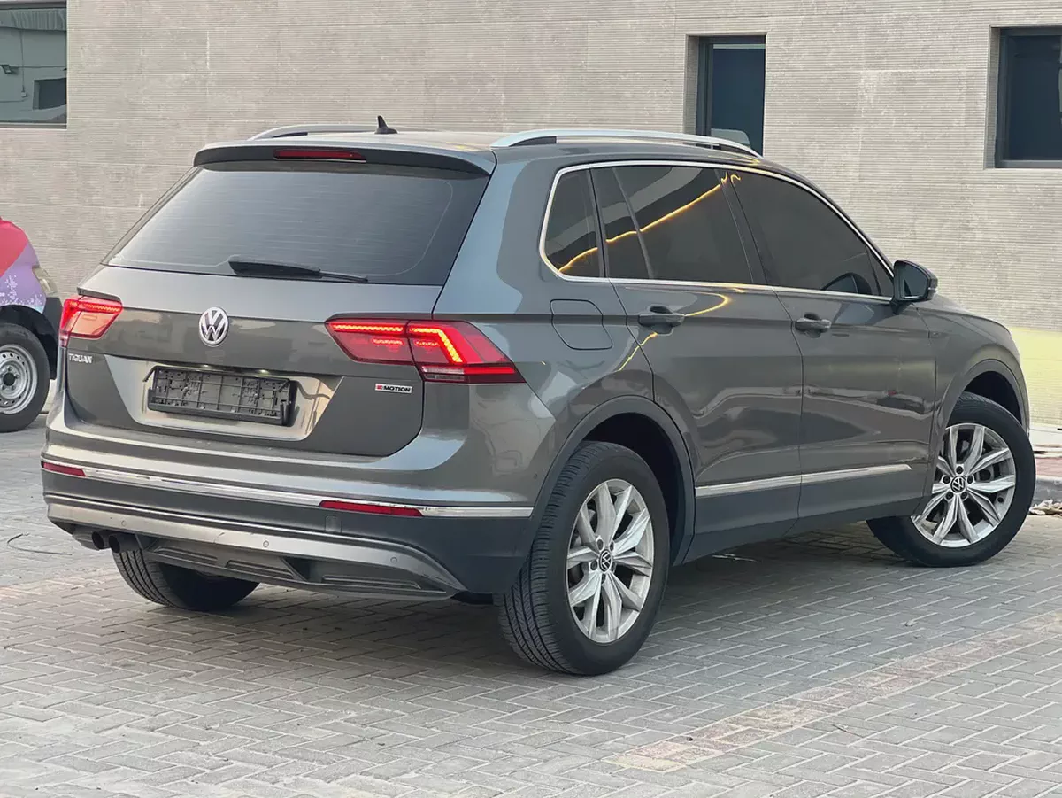 AED 800 P.M | Volkswagen Tiguan SEL 2020 GCC Specs-8-8