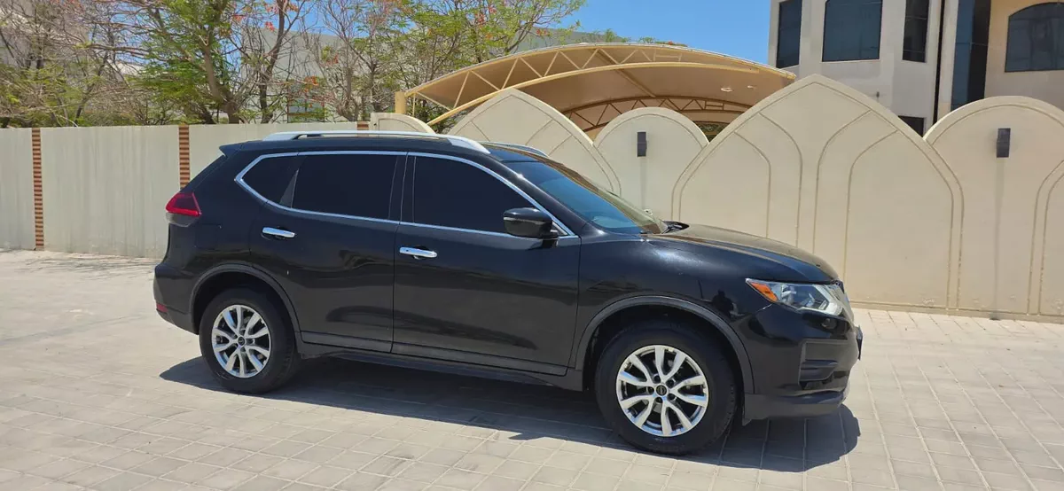 2018-Nissan Rogue SV-AWD-Excellent Condition-3-3