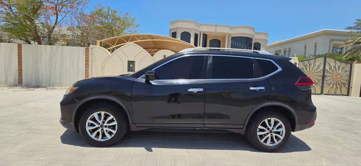 2018-Nissan Rogue SV-AWD-Excellent Condition-5-5