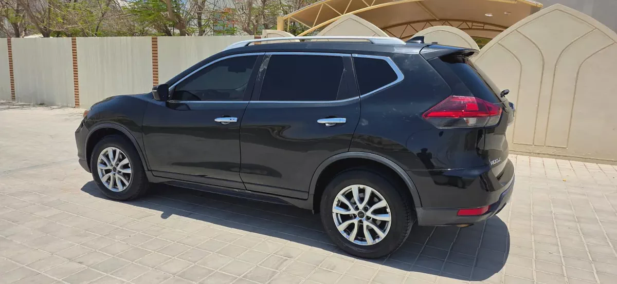 2018-Nissan Rogue SV-AWD-Excellent Condition-7-7