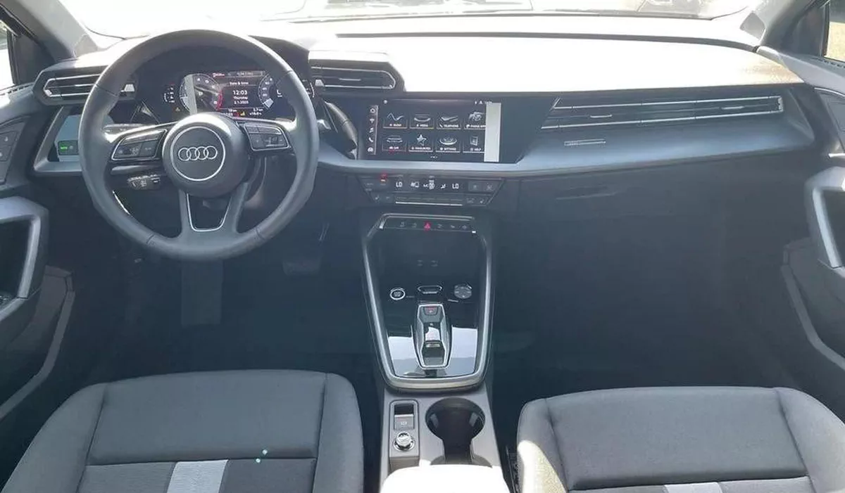 Audi A3 35 TFSI ADVANCED 35 TFSI Uder Warranty & Services 2025 GCC-3-3