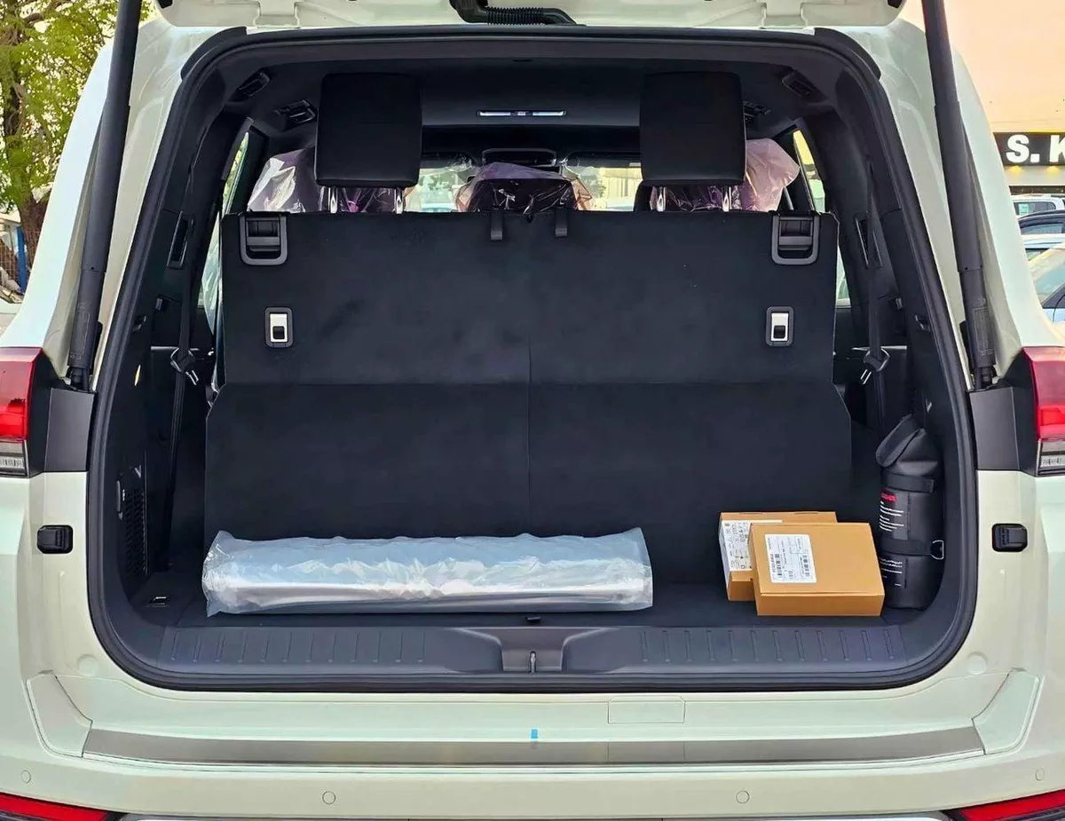 Toyota Land Cruiser VX 4.0L PETROL VX || 4.0L PETROL V6 /RADAR /BIG DVD/JBL SPEAKERS / REAR ENTERTAINMENT DVD /MID OPTION (CODE#VX4MA)-7-0