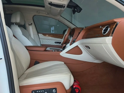 2023 Bentley Bentayga Azure GCC Specs - Pristine Condition-10