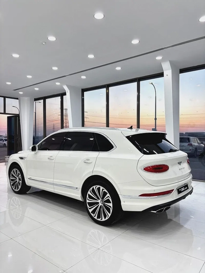 2023 Bentley Bentayga Azure GCC Specs - Pristine Condition-3