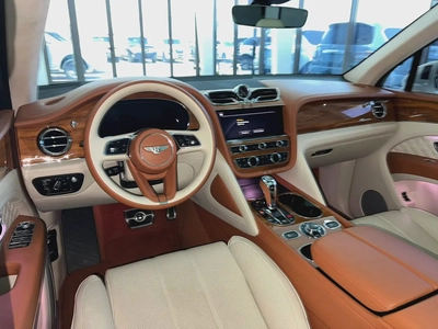 2023 Bentley Bentayga Azure GCC Specs - Pristine Condition-6