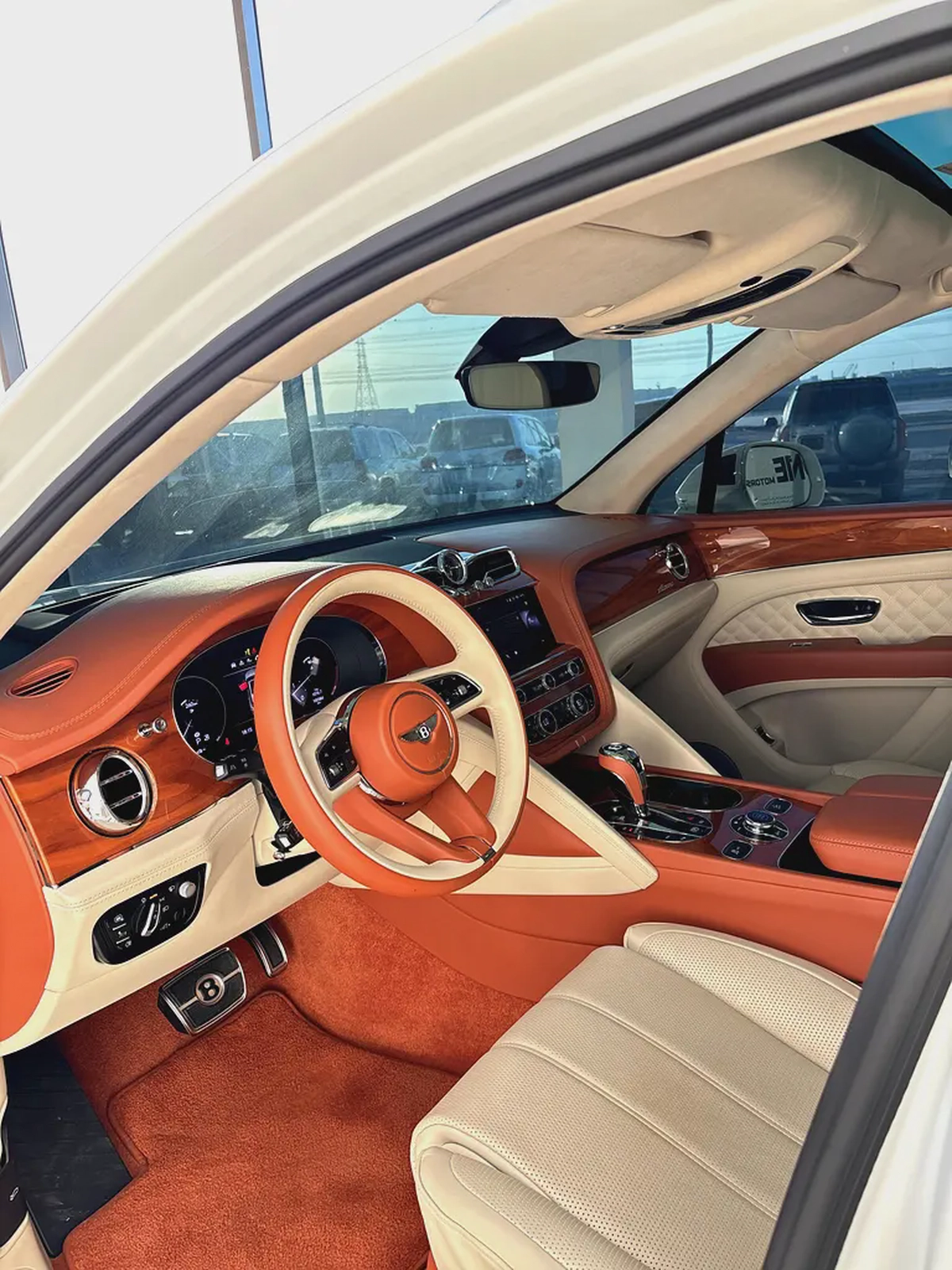 2023 Bentley Bentayga Azure GCC Specs - Pristine Condition-12-12
