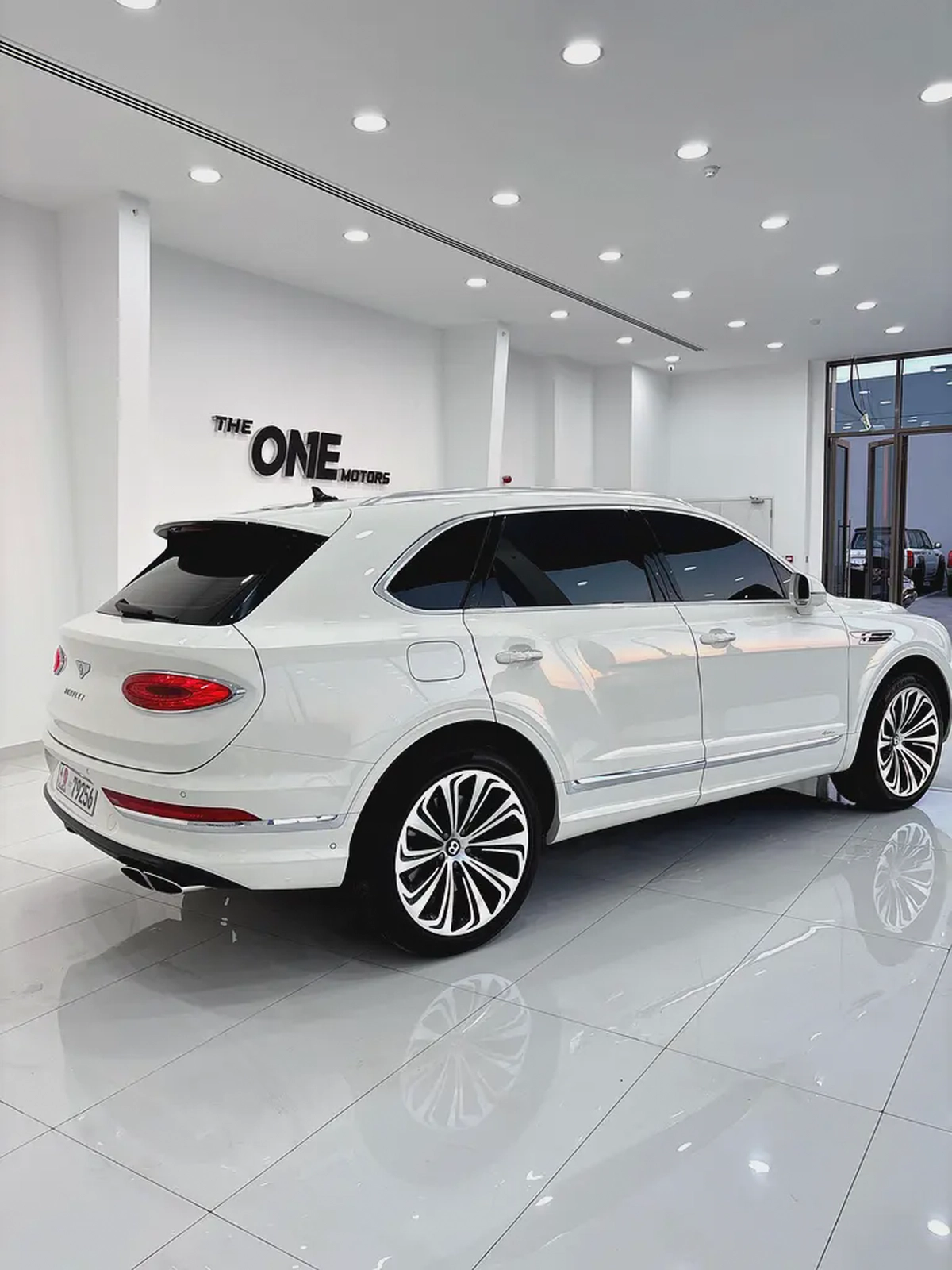 2023 Bentley Bentayga Azure GCC Specs - Pristine Condition-1-1