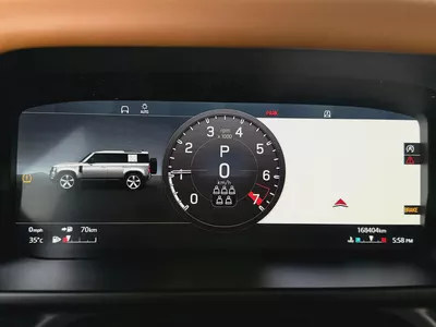لاند روفر ديفندر 110 X P400 اسود / زعفراني 2021 (وارد كلين )-11