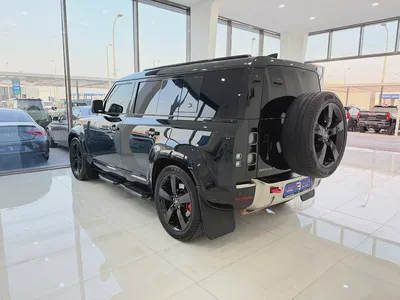 لاند روفر ديفندر 110 X P400 اسود / زعفراني 2021 (وارد كلين )-3